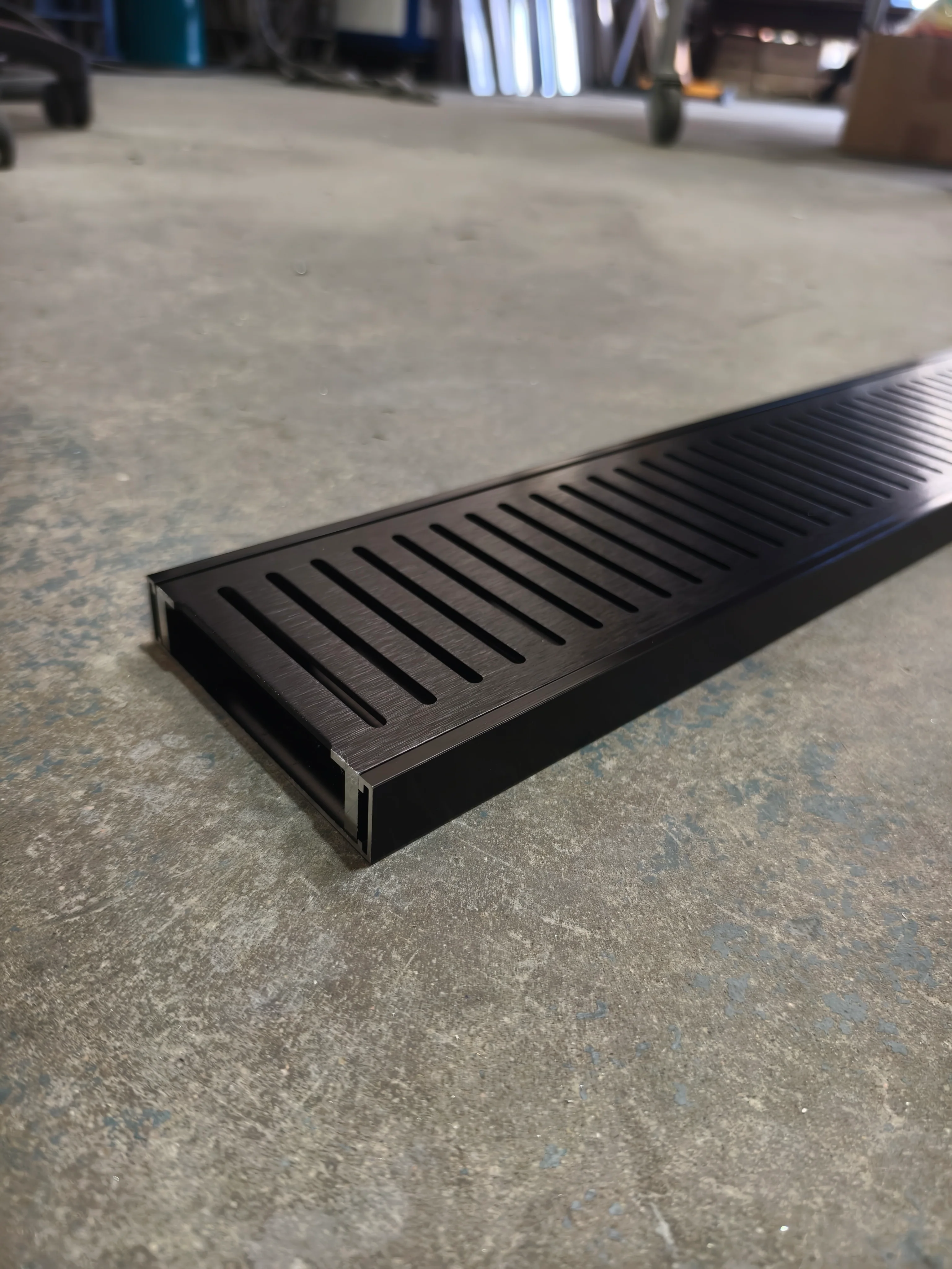 Brushed Black Slotted DIY Aluminium Grate Kit - Image 3