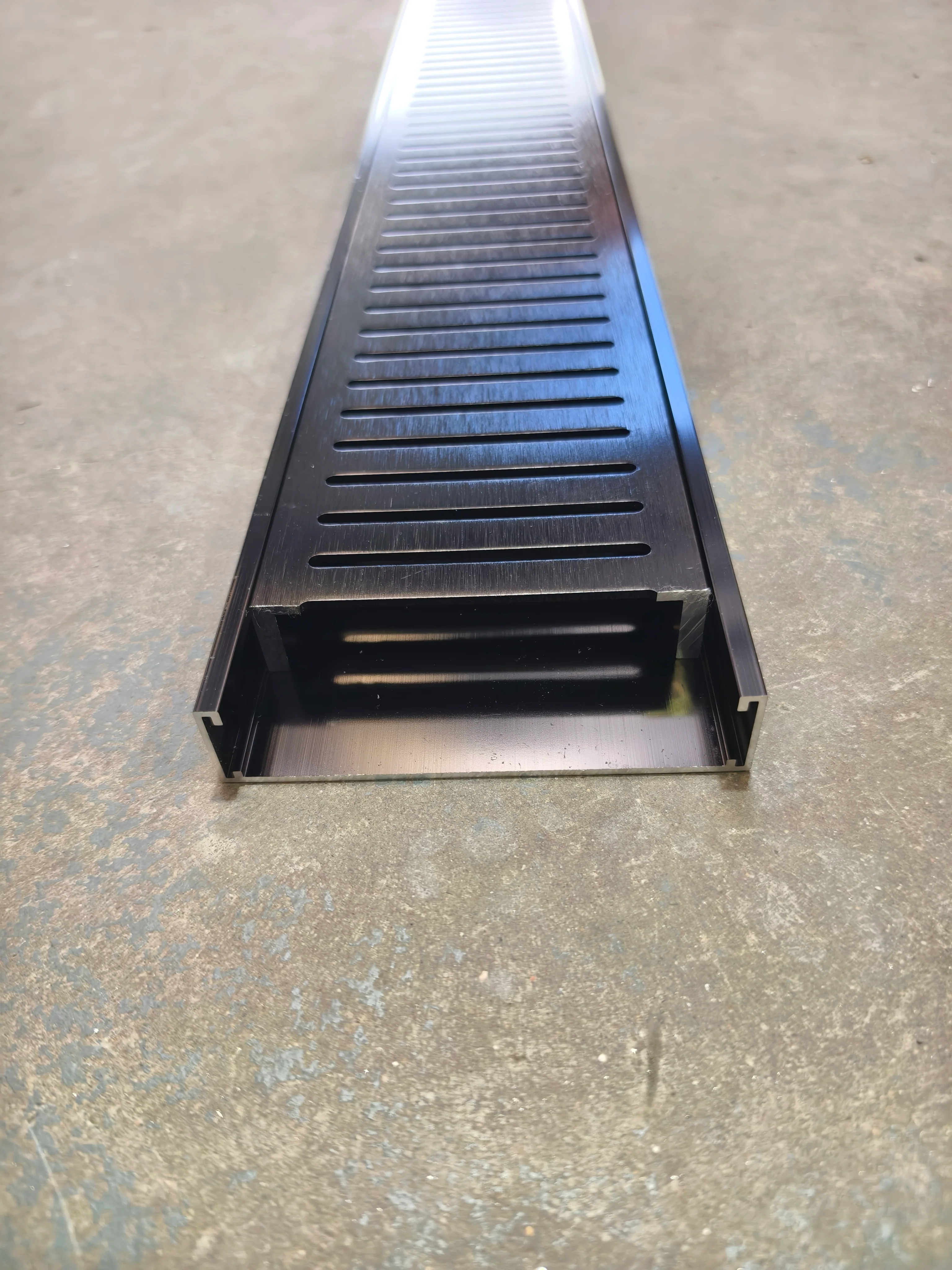 Brushed Black Slotted DIY Aluminium Grate Kit - Image 4