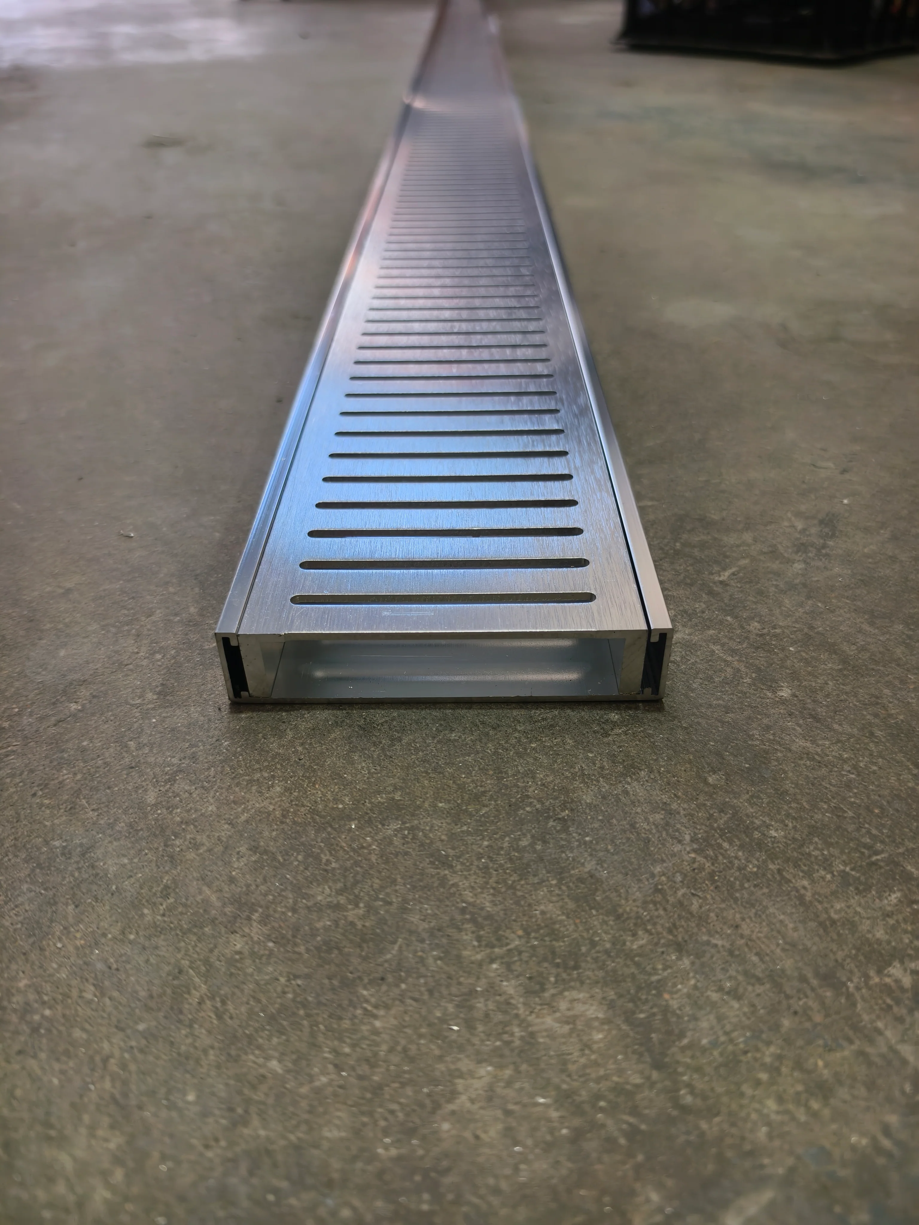 Brushed Silver Slotted DIY Aluminium Grate Kit - Image 3