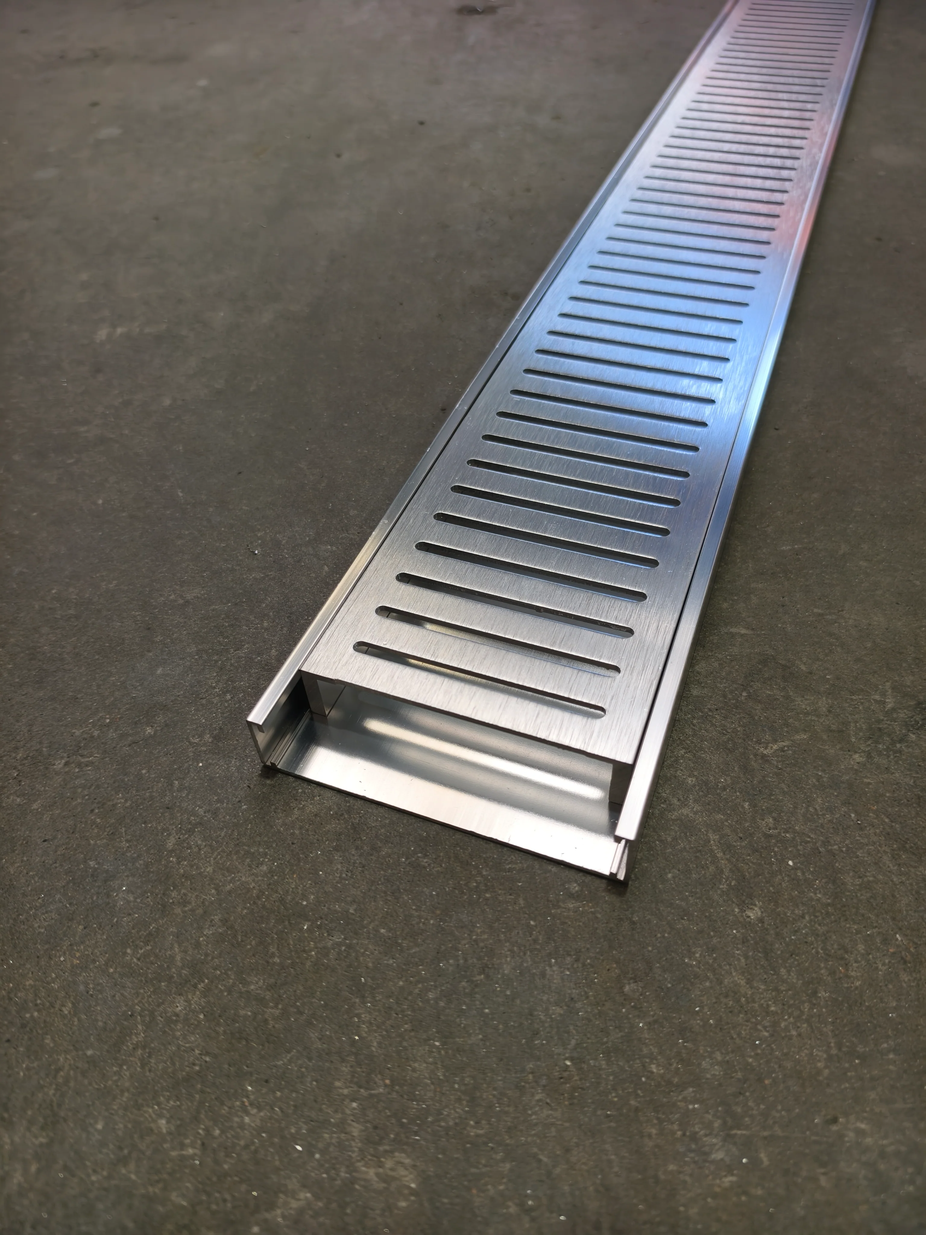 Brushed Silver Slotted DIY Aluminium Grate Kit - Image 5